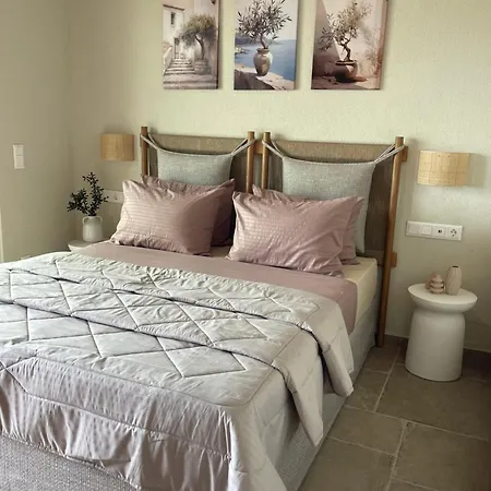 Secret Garden Apartment *