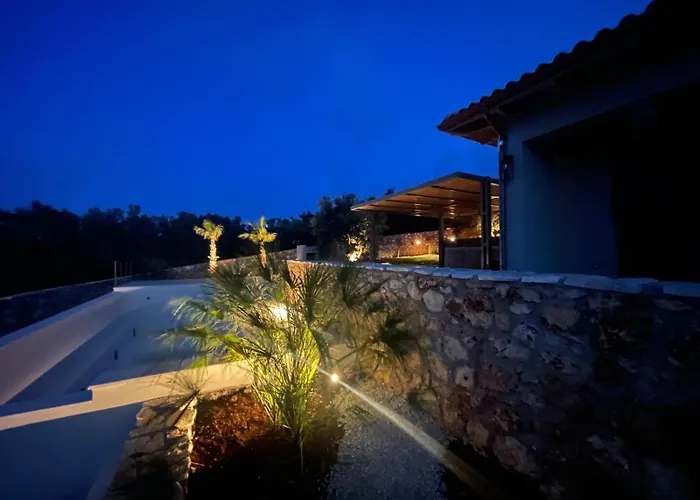 Secret Garden Lefkada * Φρύνι