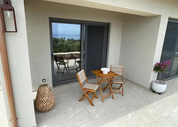 Διαμέρισμα Secret Garden Lefkada Φρύνι